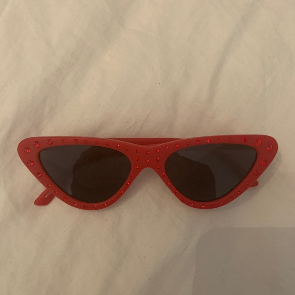 URBAN OUTFITTERS sunglasses